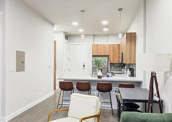Elegant Downtown 1bd With Pool & Gym Aparthotel