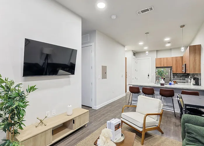 Elegant Downtown 1bd With Pool & Gym Fort Worth
